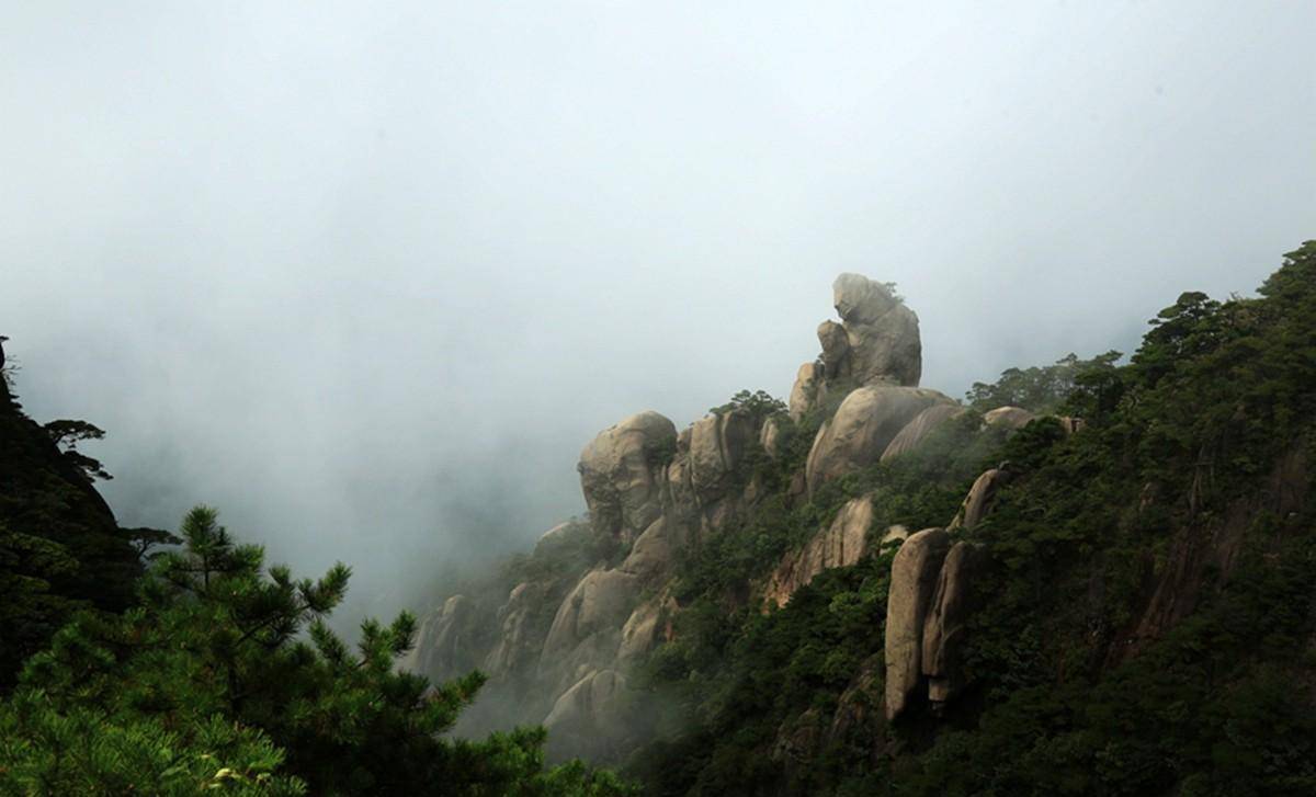 三清山：奇峰怪石、古树名花、流泉飞瀑、云海雾涛