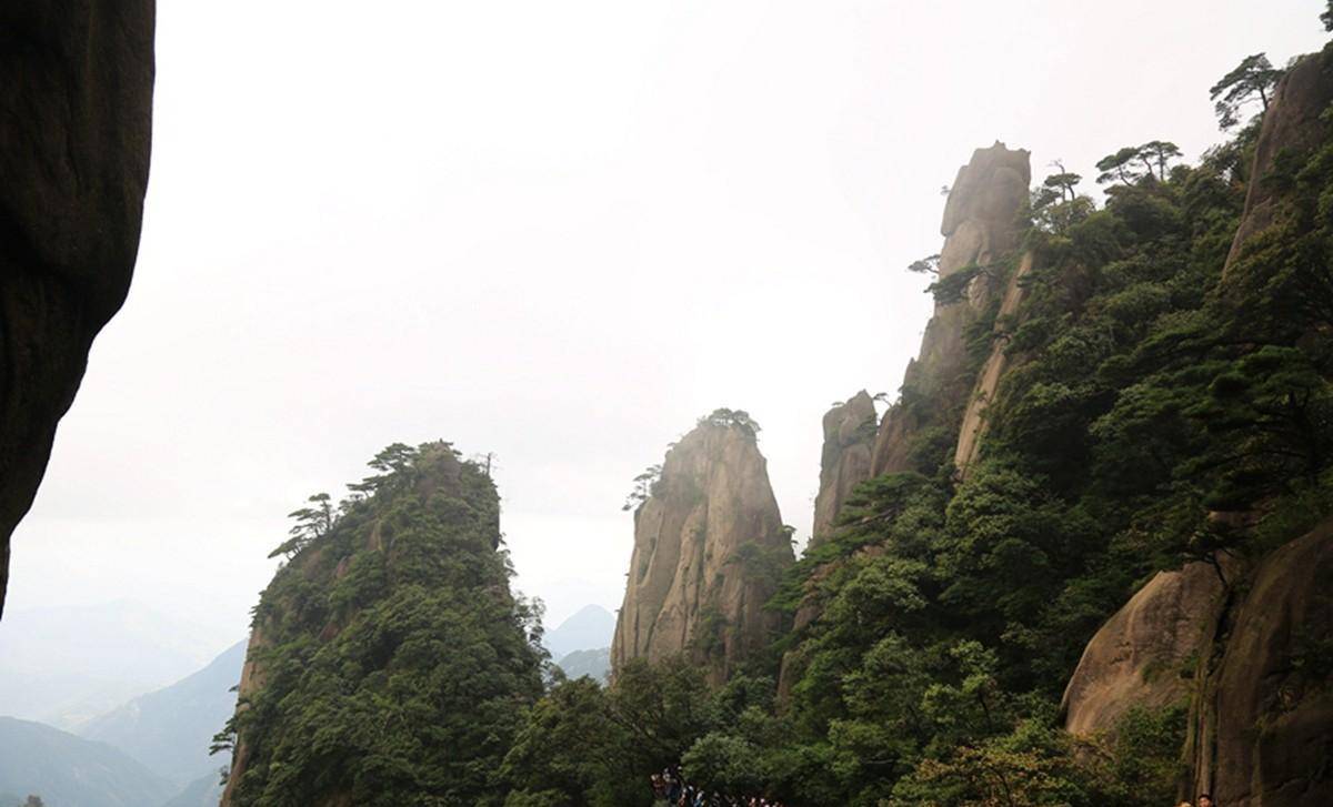 三清山：奇峰怪石、古树名花、流泉飞瀑、云海雾涛