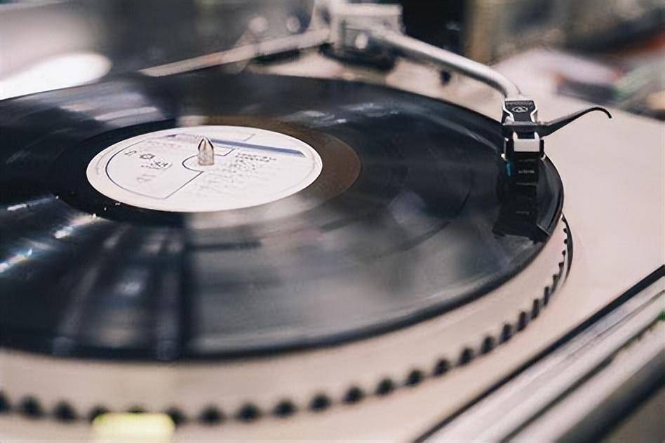 �Զಿ��ӰΪ����������Ӱ��Ŀ�����Լ�Ƭβչ��֮��Ĺ�ϵ ...