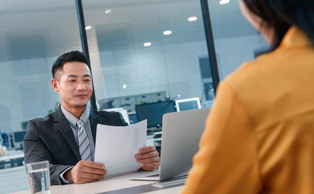 收到录用通知书后，hr要求提供近六个月的工资流水，怎么办？