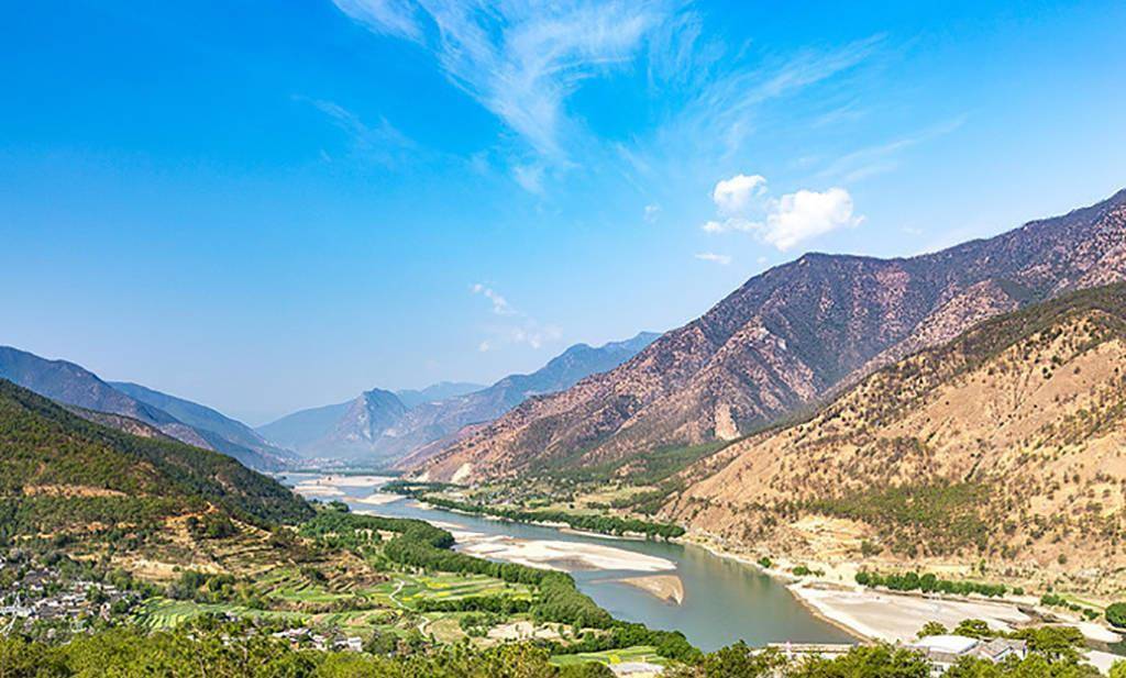 丽江长江第一湾可赏“三江并流”的壮丽景观在丽江却鲜有人来2025江西省城市足球联赛-赛程/比分/球队阵容全掌握-本地足球热血来袭！