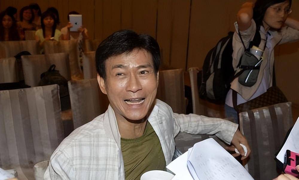 ͬ����ͬ��������֣����Ļ���Ϊ��4��Ů���Ĳ����˴�