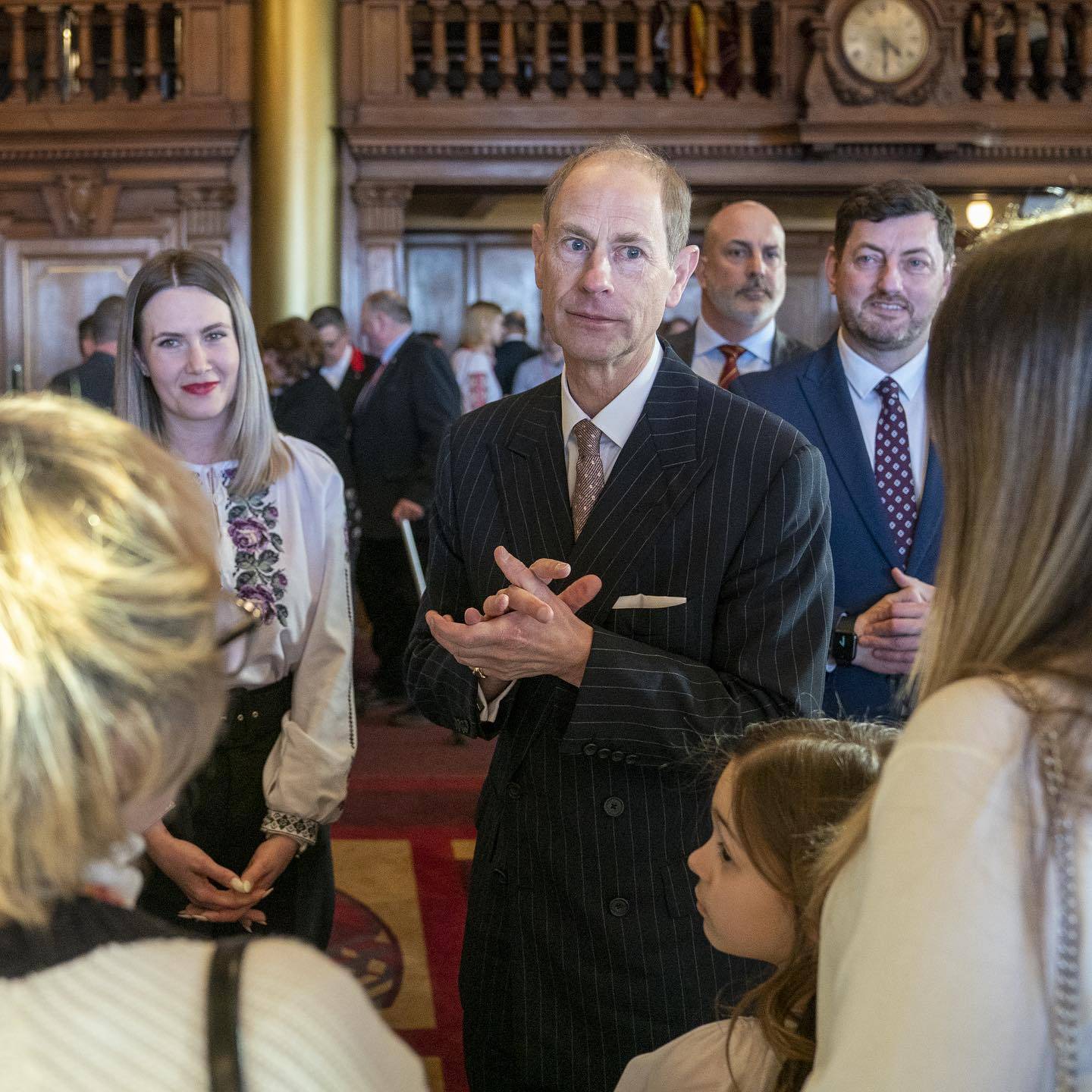 Ӣ���Ҹ�ִ�䶯��÷��һ˫��Ů��ʽ�����ӹ������շ����� ...