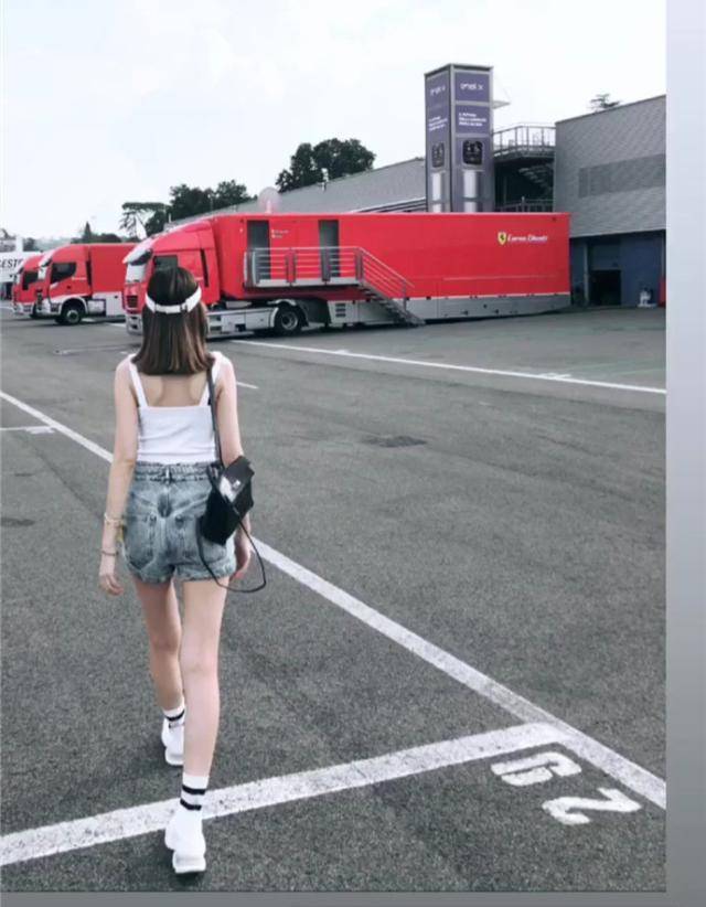 陈若仪晒林志颖的背影，称老公是“在梦想道路上的男孩”