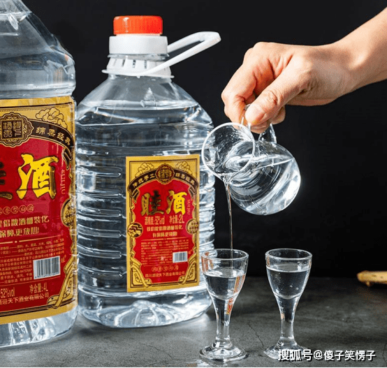 5块钱一斤的散酒敢喝吗？里手：能喝是能喝，但那3个风险你得领会