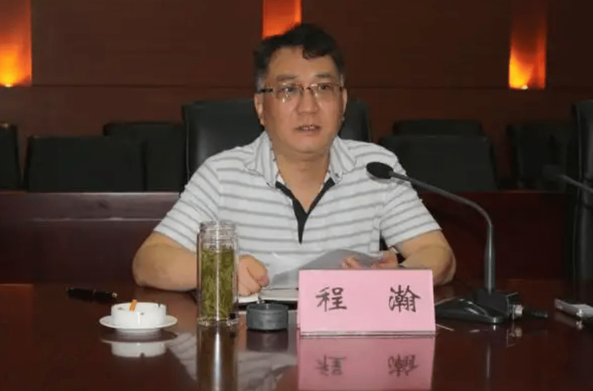 һ�����ȵ����ֳ����������߹�����1800������ֱ��������