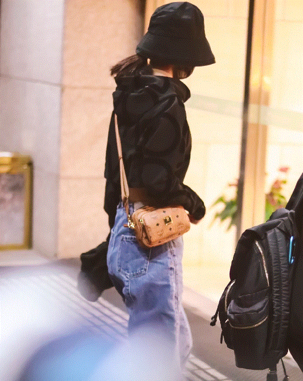 ����ӱ��������ѥ����ʱ�˰�ɯ���������ȣ�����������