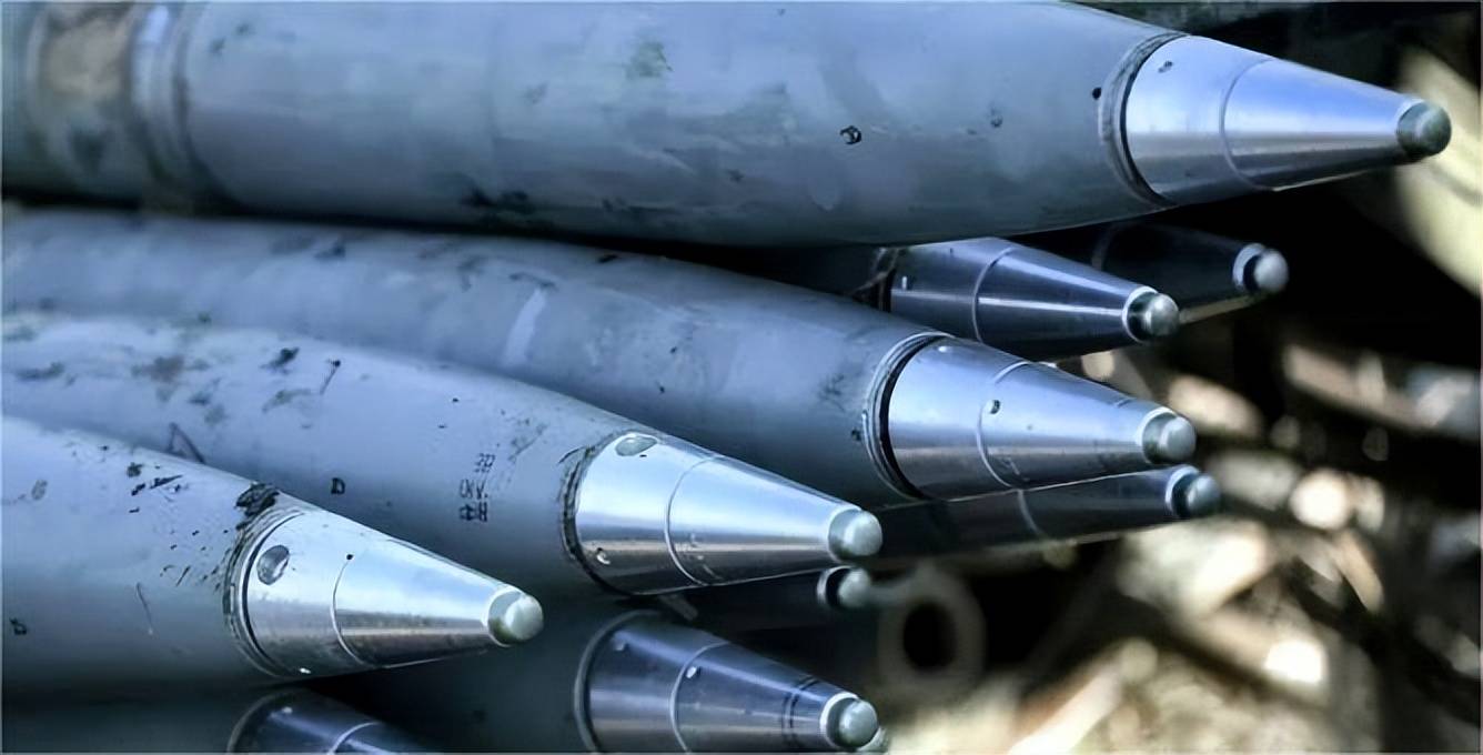 针对南海菲增4个基地，中国官员赴菲面谈；英援乌贫铀弹升级冲突