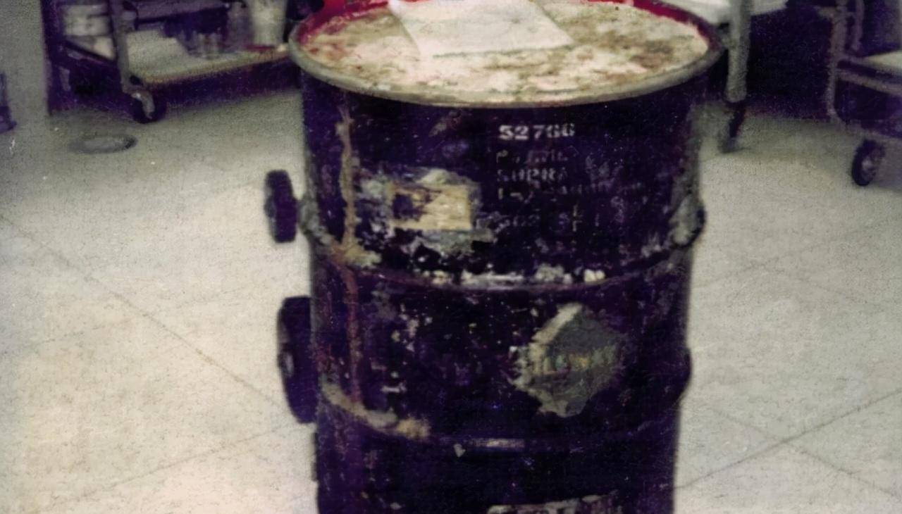 ������Ͱ��ʬ��������ɱ������Ů�ѣ�����ڵ����ҵ���Ͱ30 ...