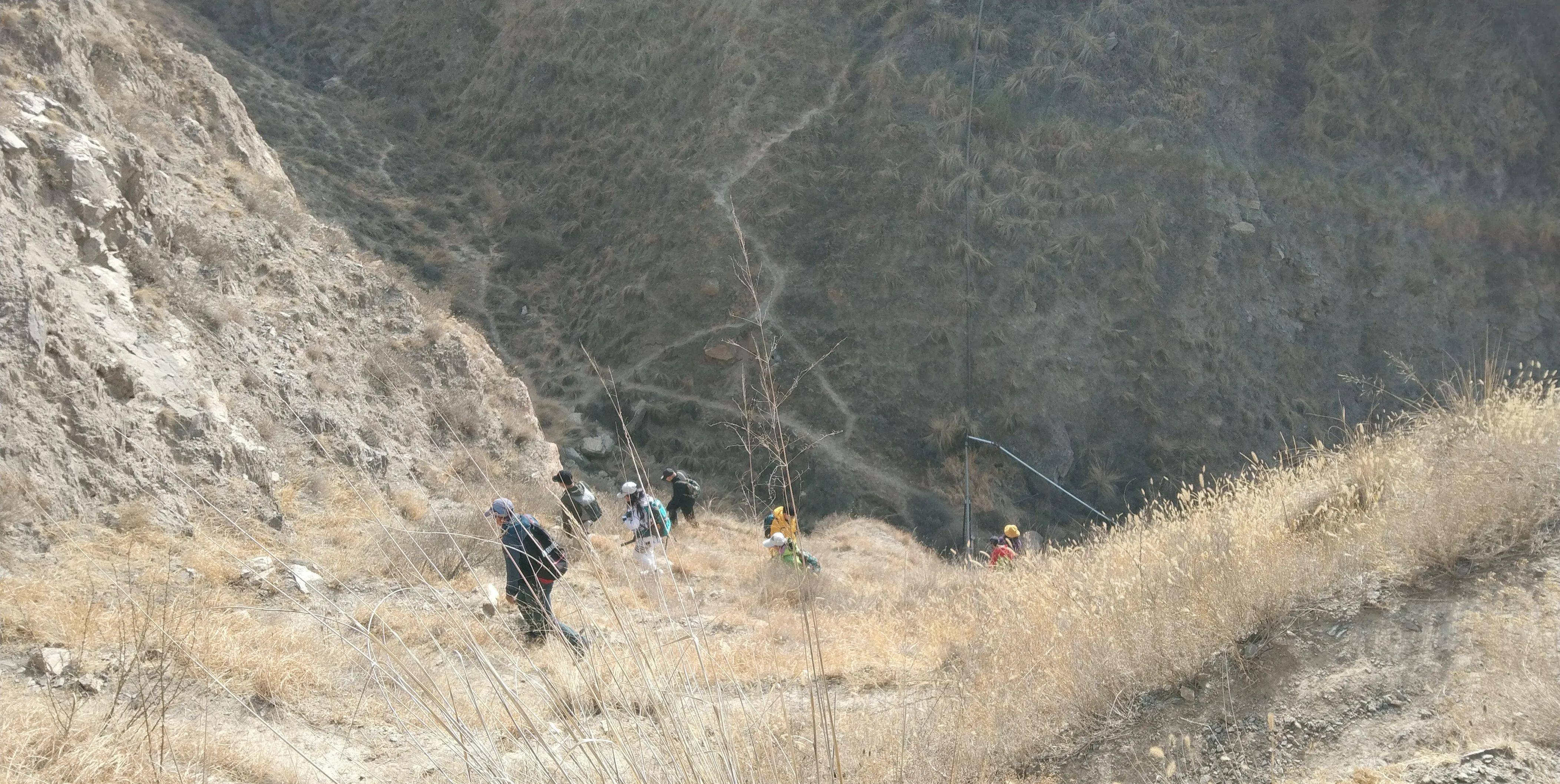 兰州有话说（3月27关山沟~九州台~罗九路口徒步游二）