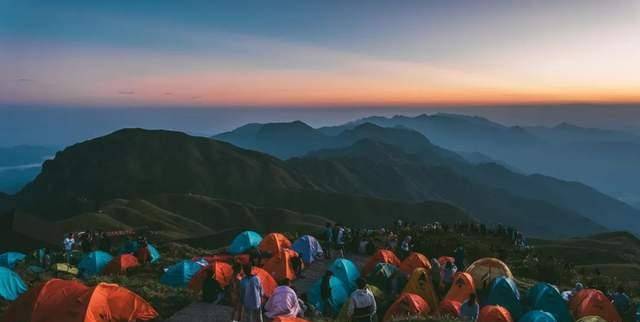 露营倒闭潮来袭，年轻人称“能旅游，谁花钱露营”