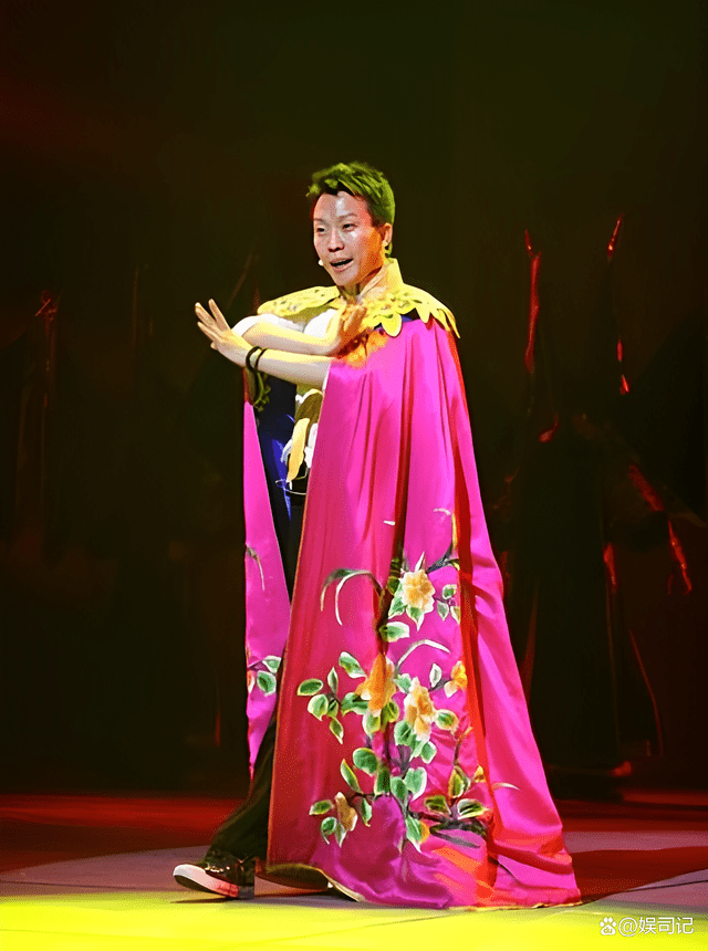 44岁的表演艺术家李玉刚身体到底怎么了？