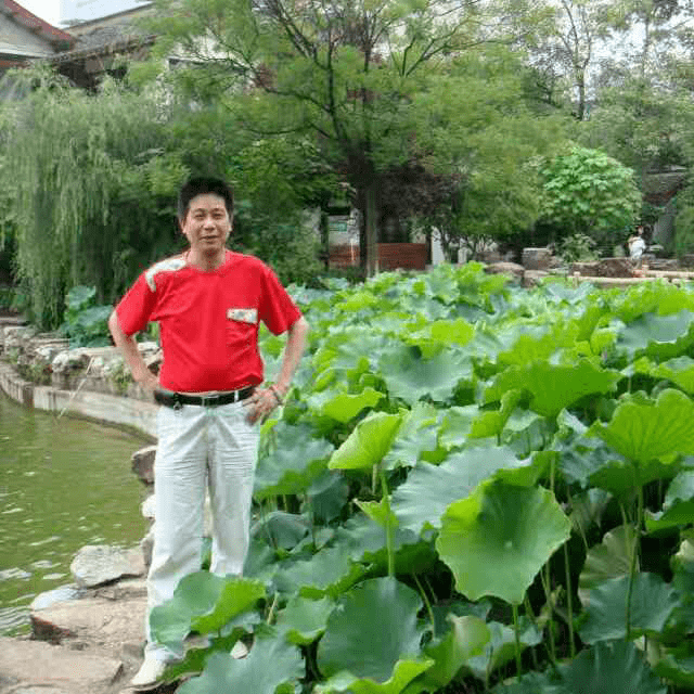 请赏识峨眉山市诗词研究协会第一期《花》