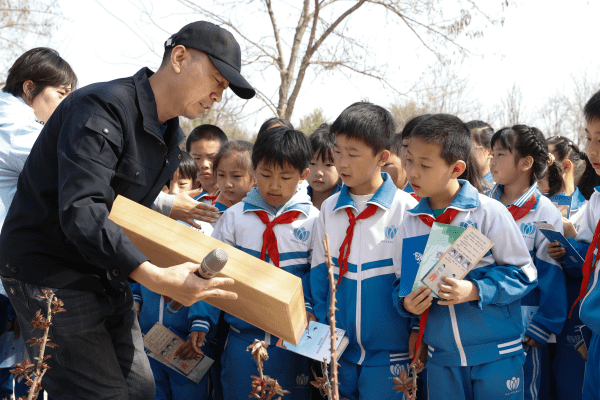 履行植树义务，共建斑斓大兴——大兴区全民义务植树系列活动启动仪式圆满胜利