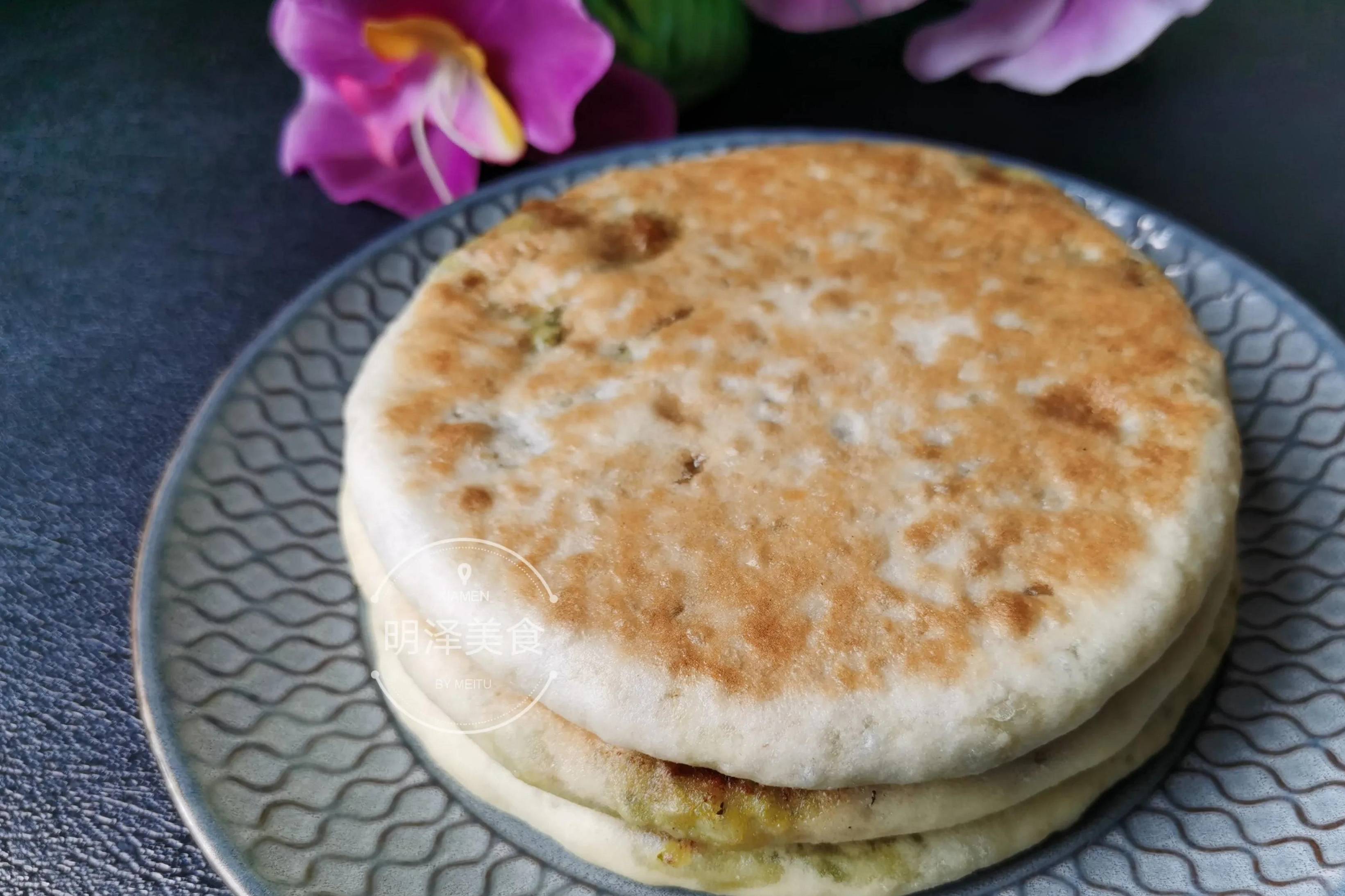 馋了良久的“雪菜大饼”，今天末于吃到了，仍是当初阿谁味儿