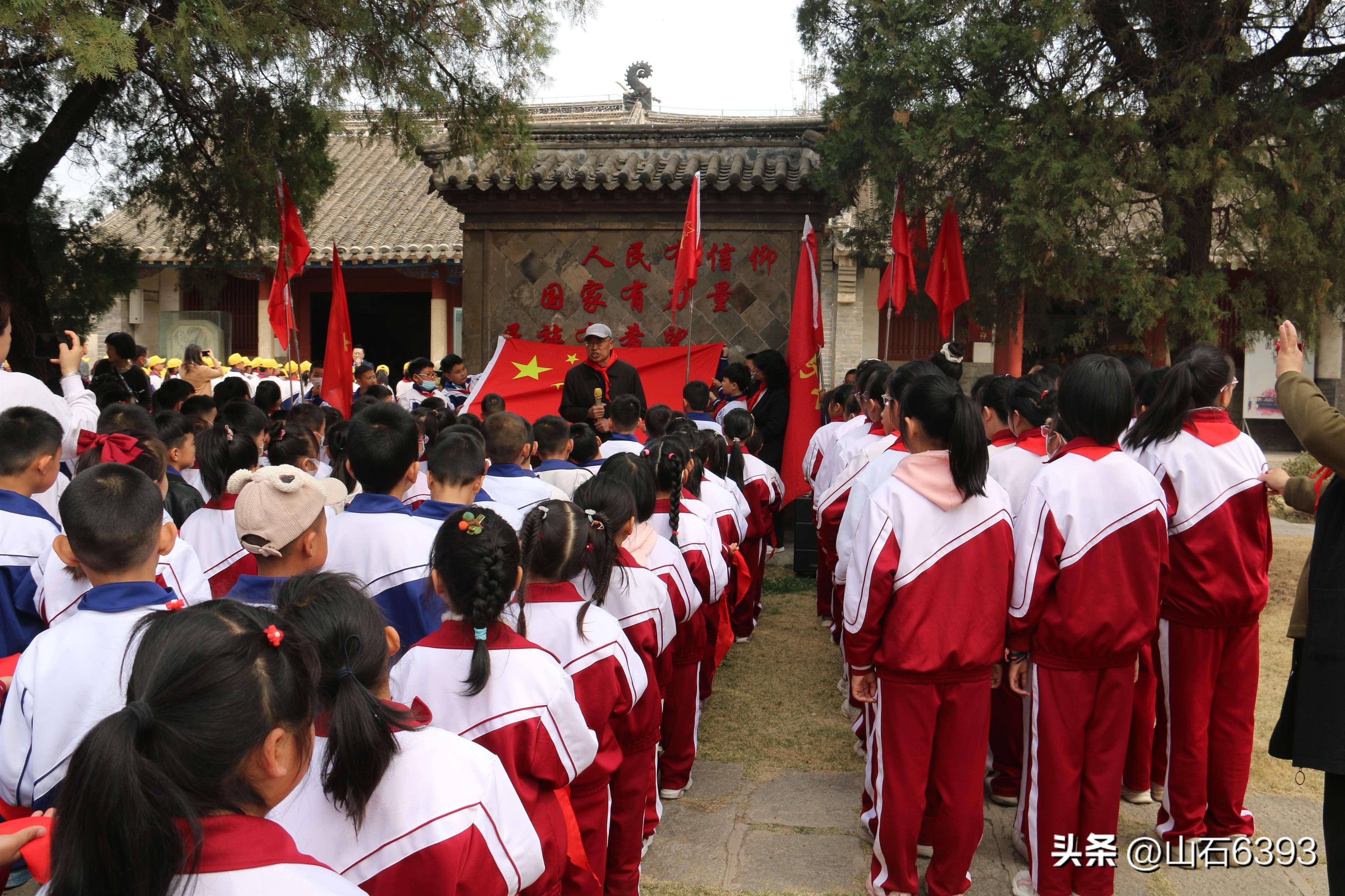 曲建玲、田玉娜：清明，新建街小学师生“雷神庙里听爷爷讲传统”