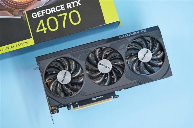 200W就有RTX 3080实力！技嘉RTX 4070风魔OC显卡评测：烤机更高67℃