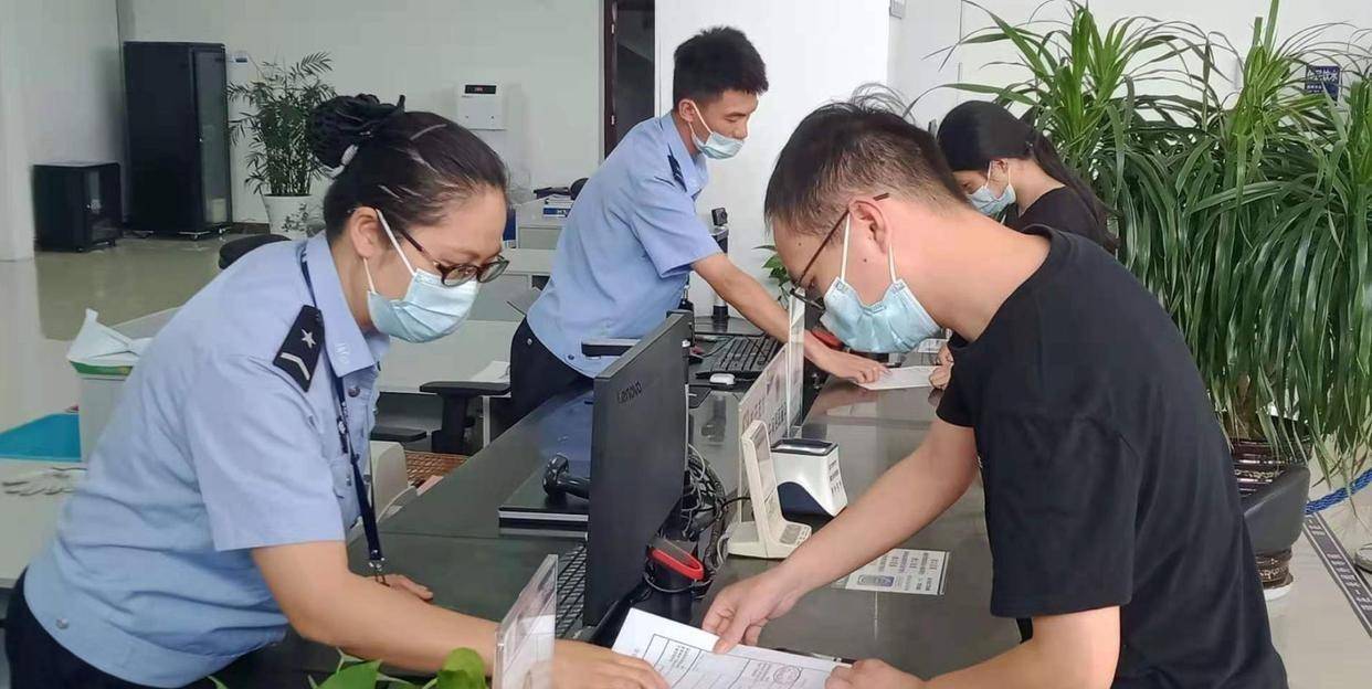 原创驾驶证过期多长时间内可以正常换证八大员换证学习需要多长时间？驾驶证到期换证流程