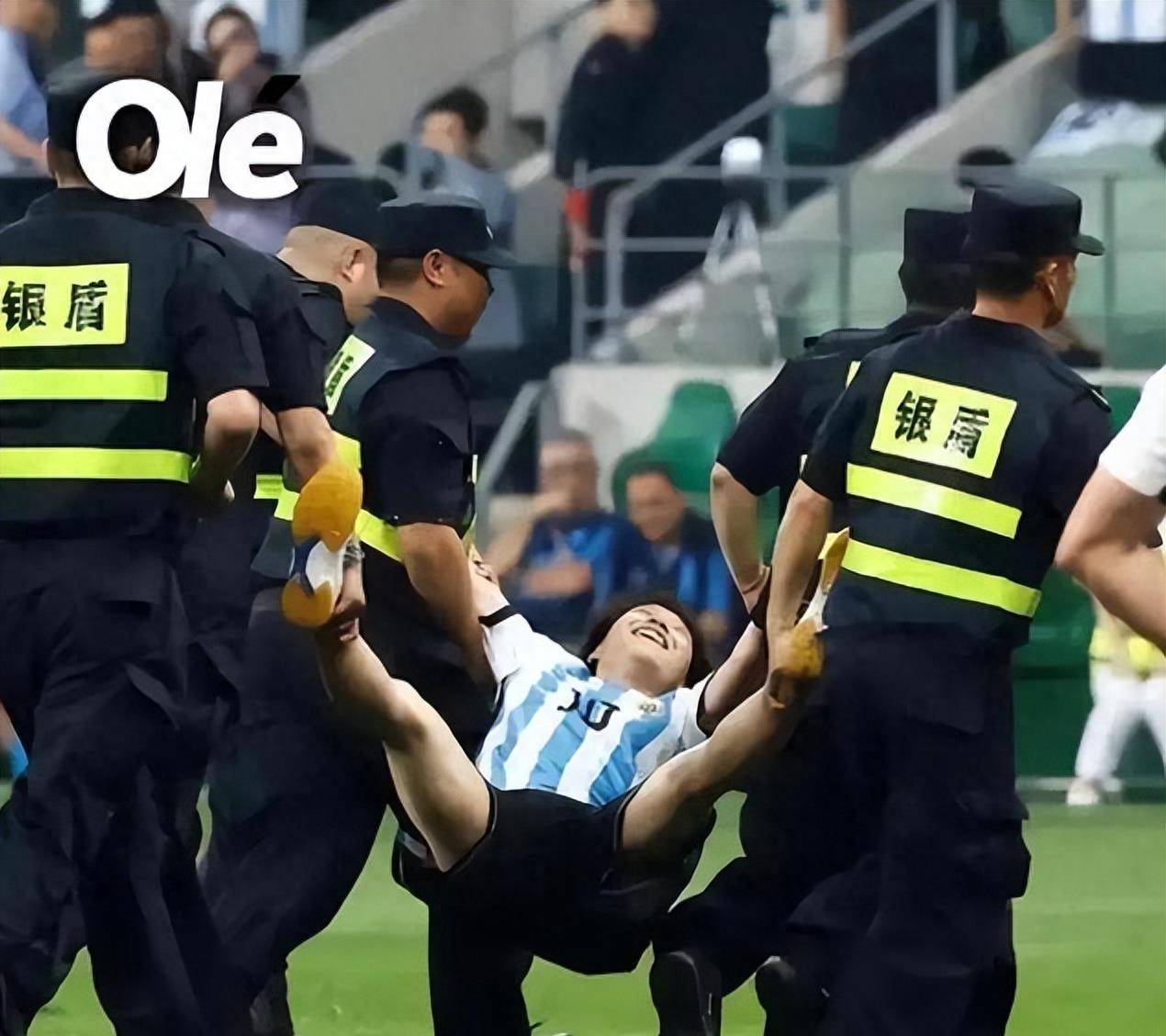 工体又卖草坪了？离谱！梅西81秒左脚进球区域草坪被当纪念品卖2025江西省城市足球联赛-赛程/比分/球队阵容全掌握-本地足球热血来袭！