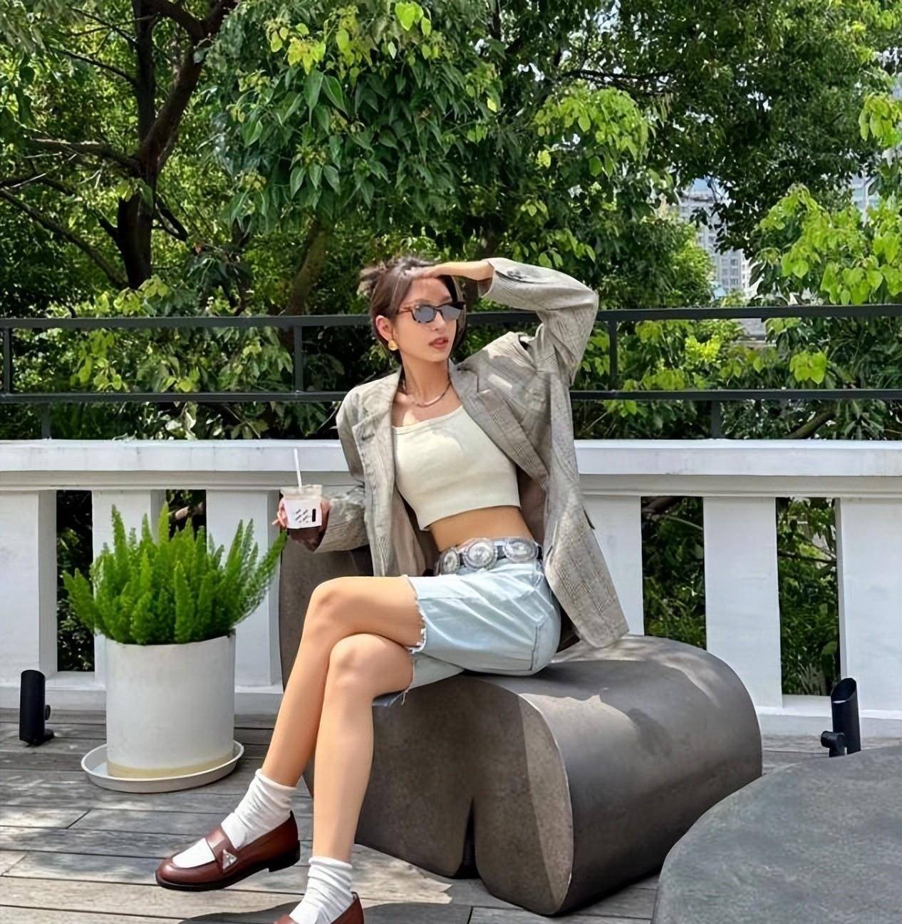真正懂得穿米乐 M6衣的女人绝不会穿瑜伽裤或骑行短裤！换上这件衣服更显优雅高级(图11)