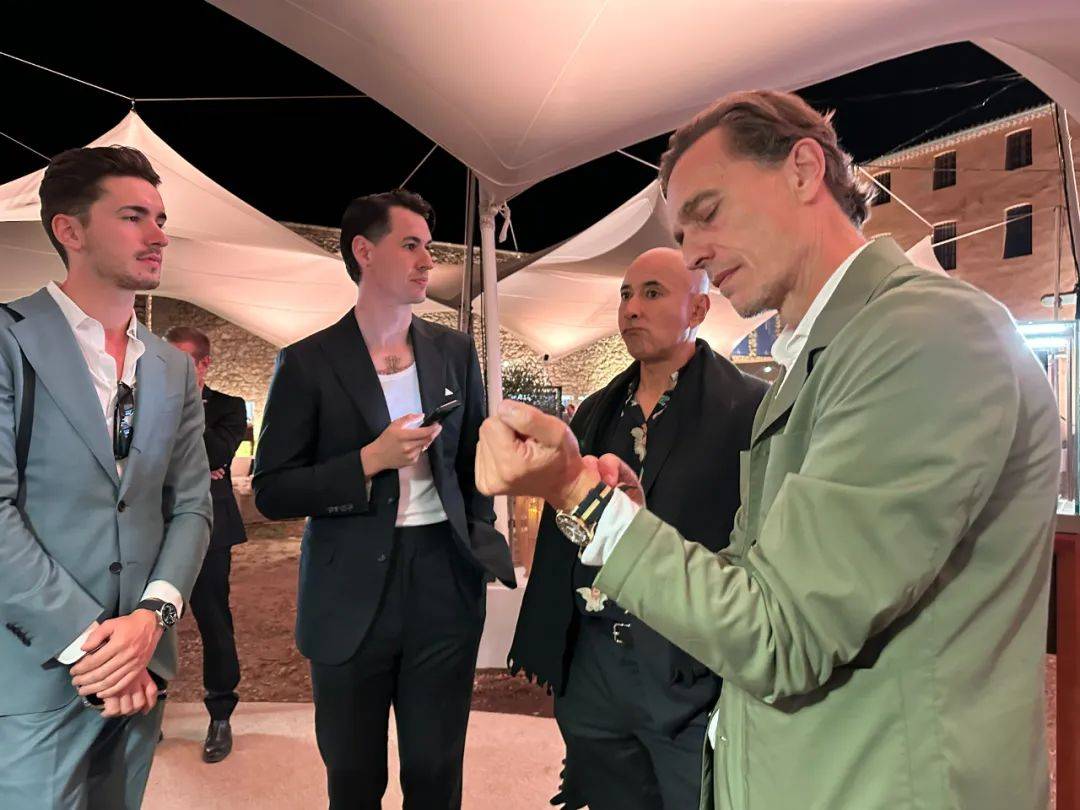 ������ʮ�x�ֳ�������Ʒ!�����Ϸ�,�ͻ��������ĵ�һ���֤����