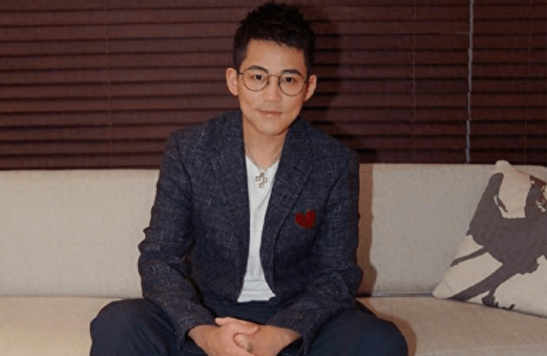 原创李炜：从快男冠军到18线小明星，冲冠一怒只为红颜