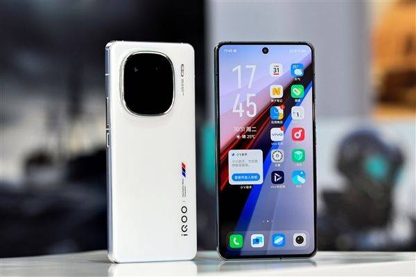 217万！iQOO 12 Pro首个安兔兔跑分