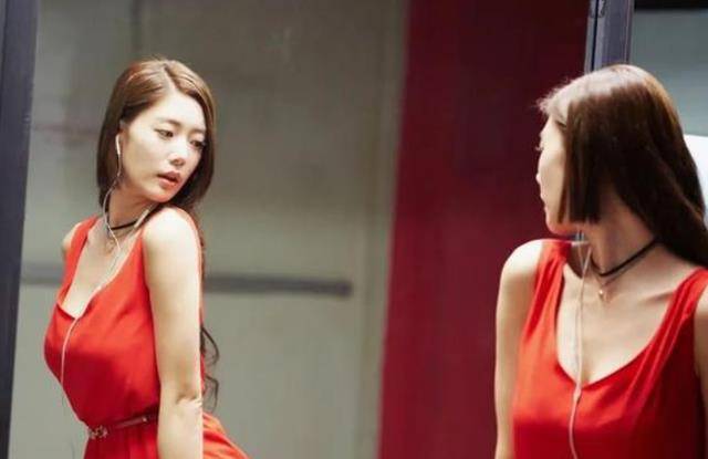 克拉拉的性格特征和影响克拉拉凭借独特的个性和出众的外貌在电影界脱颖