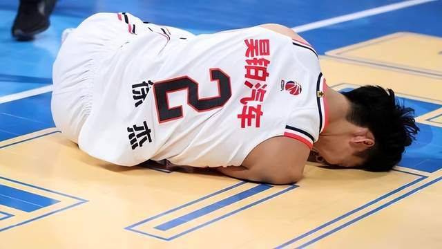 原创
广东男篮VS天津,全明星后卫有望驰援杜锋,徐杰具备登场条件