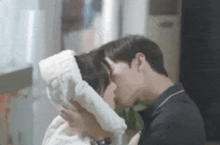 09《致我们甜甜的小美满》主演:龚俊 & 刘人语又名《赵泛舟的追妻日记