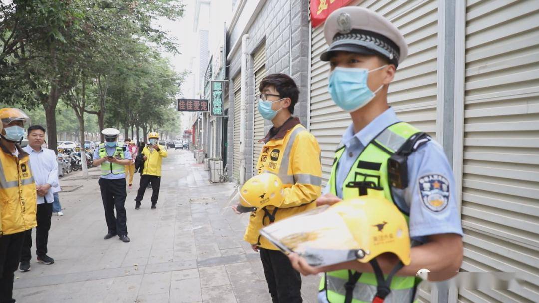 夏邑交警大队开展"美团外卖"骑手交通安全知识培训