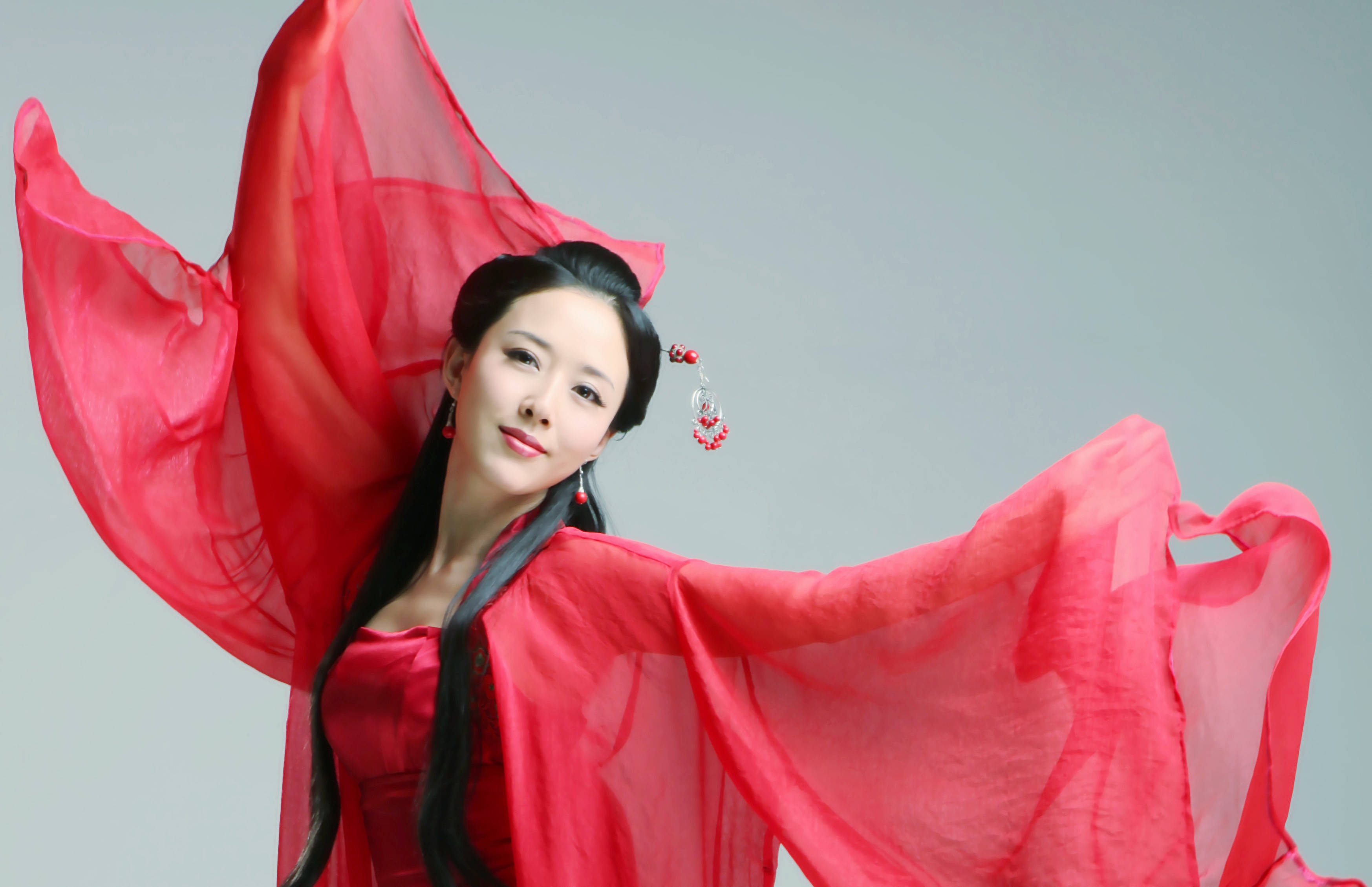 红衣古装美女你喜欢吗