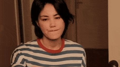 要说娱乐圈的  冻龄天后 王菲绝对算一个!