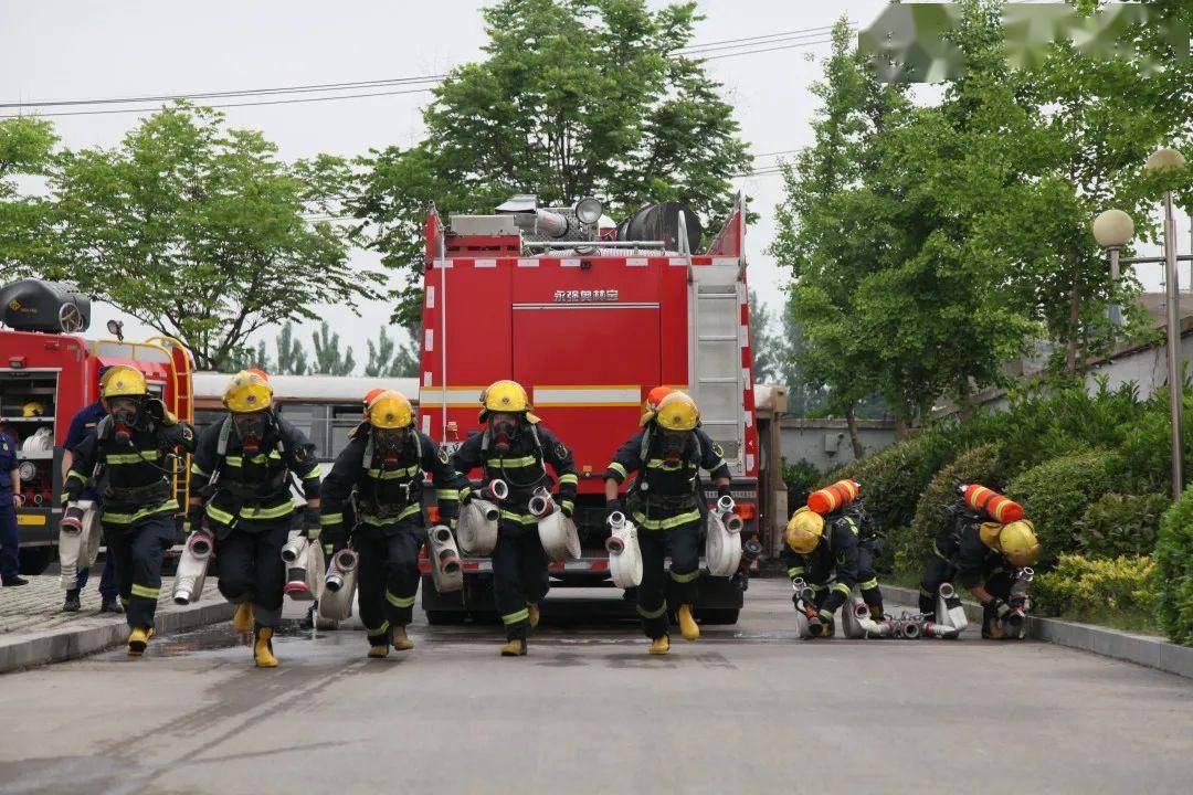 水火淬利剑沙场展雄姿徐州消防隆重举办第二届火焰蓝春季练兵比武竞赛