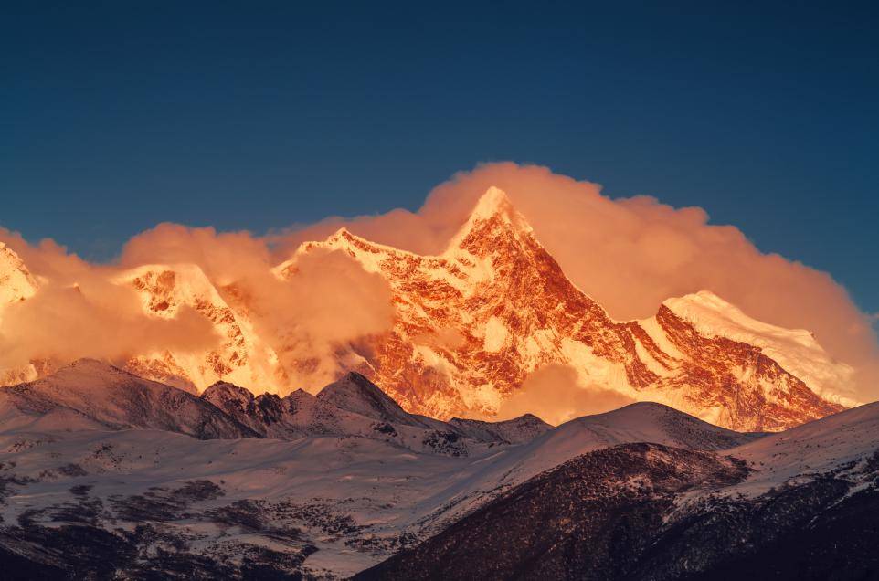 邂逅日照金山