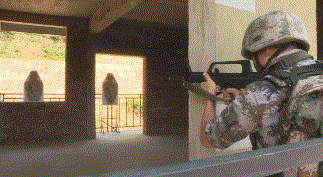 热带山岳丛林侦察兵展开武装渗透破袭