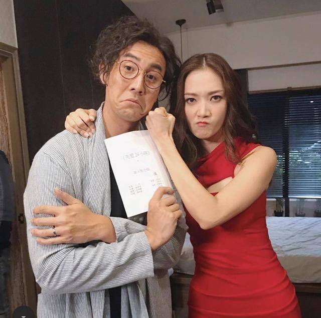 在镜头前一直都是十分美艳的王君馨,素颜的时候不少网友都表示其看