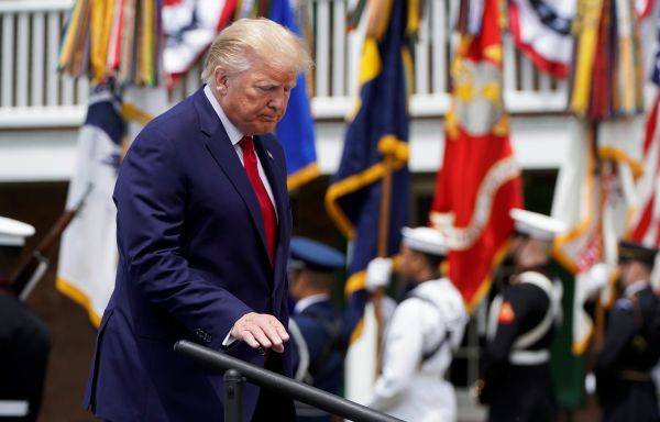 戴还是不戴?外媒称口罩在美成为政治对立标志