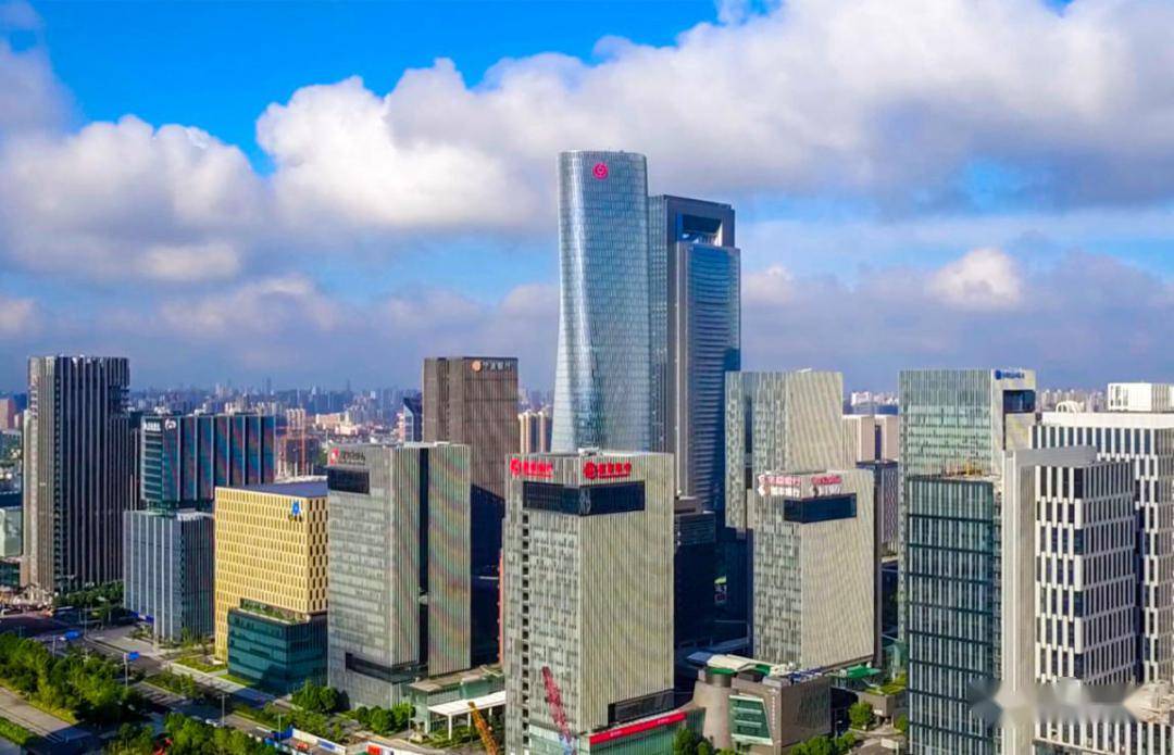 再到2011年南部商务区宁波商会·国贸中心首度把宁波城市高度突破