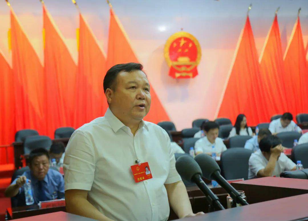 万载县第十六届人民代表大会第五次会议召开