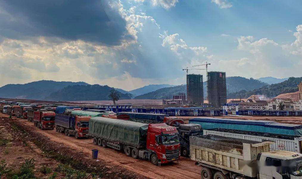 老挝 2019 gdp_老挝女人图片(2)