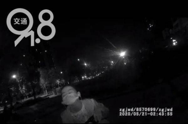 凌晨2点！杭州一行为异常的女孩在街头徘徊...父