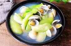 丝瓜蛤蜊天生一对，清香鲜嫩口感好，比鸡汤好喝，营养美味还低脂