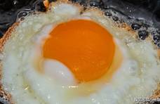 荷包蛋总是煎不好看，多加1步，鸡蛋滑嫩完美不粘锅，外焦里嫩！