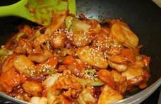 家常美味菜谱，春川辣炒鸡排，干锅腊肉蟹味菇，白菜炒木耳