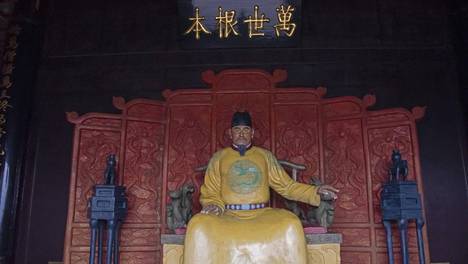 崇祯皇帝朱由检作为明朝的末代帝王，为何后世却不贬低反而同情？