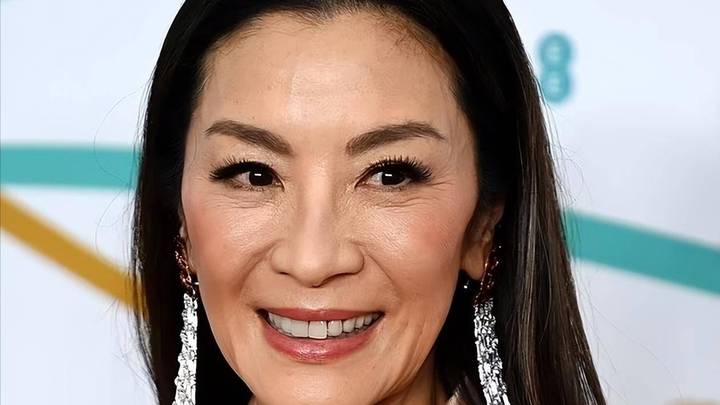 61岁杨紫琼成功夺得奥斯卡影后,是实至名归吗?