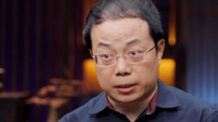 小女孩被奶奶骗去卖头发崩溃大哭,你支持家长做心理疏导吗?