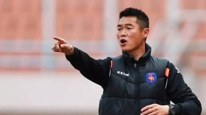 国安球迷当街殴打青岛球迷,你支持谁?