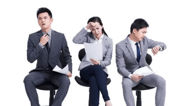 要求员工自带电脑考核不合格就充公,这个要求离谱吗?